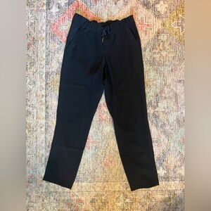 Lululemon Straight Leg Jogger NWOT size 6
